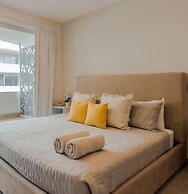 Pool View 1 Br. Steps Away From the Beach