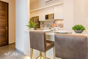 Pool View 1 Br. Steps Away From the Beach