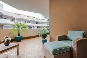 Pool View 1 Br. Steps Away From the Beach