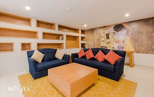 Pool View 1 Br. Steps Away From the Beach