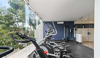 1 Br. LX Amenities Prime Location