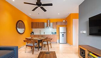 1 Br. LX Amenities Prime Location