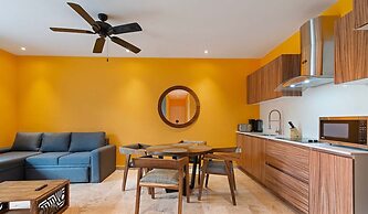 1 Br. LX Amenities Prime Location