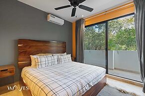 1 Br. LX Amenities Prime Location