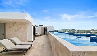 1 Br. LX Amenities Prime Location