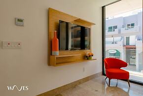 2 Br. Steps Away From the Beach Heated Pool