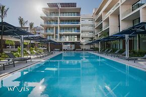 2 Br. Steps Away From the Beach Heated Pool