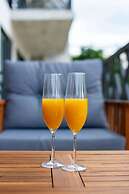 2 BR Apartment With Spacious Loft Close From Beach Zone