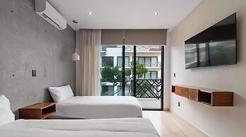 2 BR Apartment With Spacious Loft Close From Beach Zone