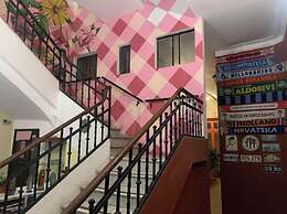 Hostelmo Hotel & Hostel