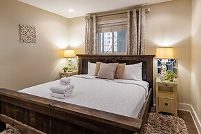 Cumberland River Views Walk to Broadway Downtown Stadium Rockin Riverf