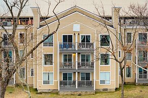 Cumberland River Views Walk to Broadway Downtown Stadium Rockin Riverf