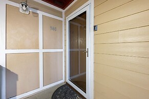 Cumberland River Views Walk to Broadway Downtown Stadium Rockin Riverf