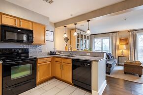 Cumberland River Views Walk to Broadway Downtown Stadium Rockin Riverf