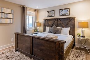 Cumberland River Views Walk to Broadway Downtown Stadium Rockin Riverf