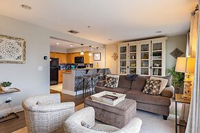 Cumberland River Views Walk to Broadway Downtown Stadium Rockin Riverf