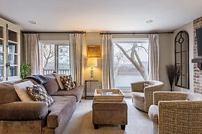 Cumberland River Views Walk to Broadway Downtown Stadium Rockin Riverf