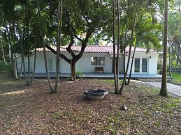 Biscayne Park 3BD2BA Spacious