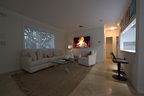 Biscayne Park 3BD2BA Spacious