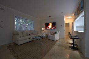 Biscayne Park 3BD2BA Spacious