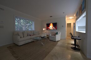 Biscayne Park 3BD2BA Spacious