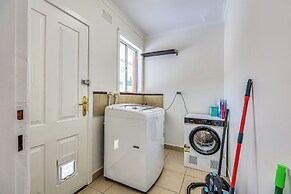 StayAU Serene 3BR Haven for Families