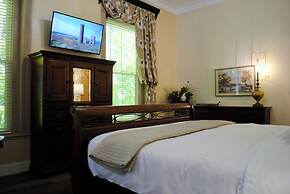 The Lodge at Old City Hall