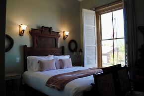 The Lodge at Old City Hall