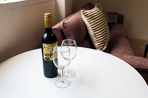 StayAU Cozy 1BR Living Space Chadstone