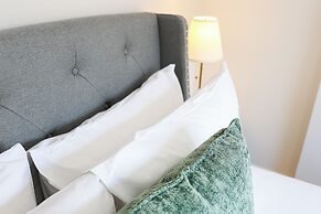 StayAU Cozy 1BR Living Space Chadstone