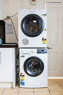 StayAU Cozy 1BR Living Space Chadstone