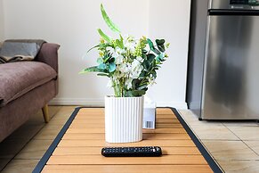 StayAU Cozy 1BR Living Space Chadstone