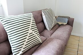StayAU Cozy 1BR Living Space Chadstone