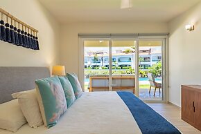 Lagoon Front Infinity Pool Paddleboard And Fun Puerto Aventuras