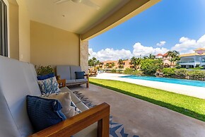 Lagoon Front Infinity Pool Paddleboard And Fun Puerto Aventuras