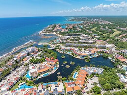 Lagoon Front Infinity Pool Paddleboard And Fun Puerto Aventuras