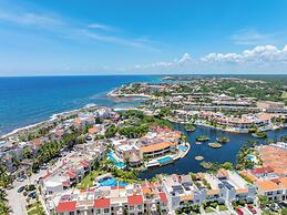 Lagoon Front Infinity Pool Paddleboard And Fun Puerto Aventuras