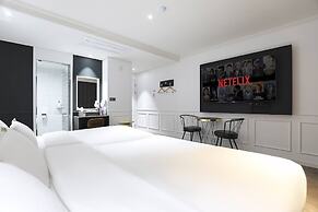 hound hotel