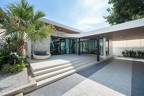 Mövenpick Pool Villa 6BR