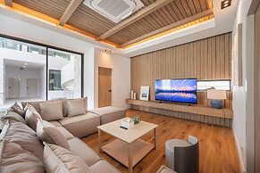 Mövenpick Pool Villa 6BR