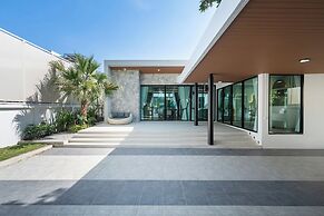 Mövenpick Pool Villa 6BR