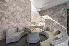 Mövenpick Pool Villa 6BR