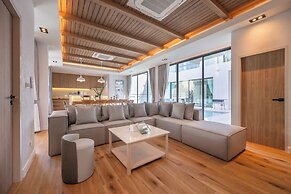 Mövenpick Pool Villa 6BR