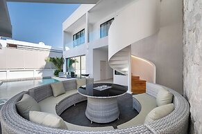 Mövenpick Pool Villa 6BR