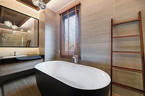 Mövenpick Pool Villa 6BR