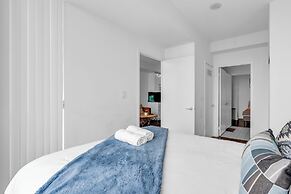 Prestige Suites - CN Tower