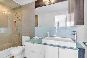 Prestige Suites - CN Tower