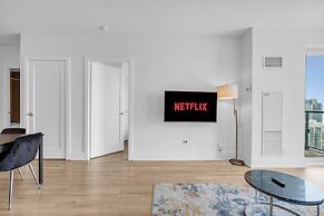 Prestige Suites - CN Tower