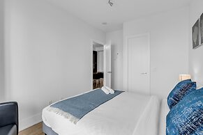 Prestige Suites - CN Tower