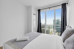 Prestige Suites - CN Tower